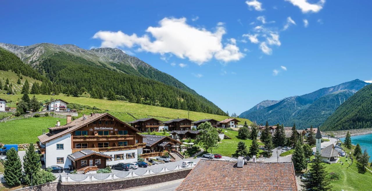 Hotel & Chalets Edelweiss Madonna  Exteriör bild
