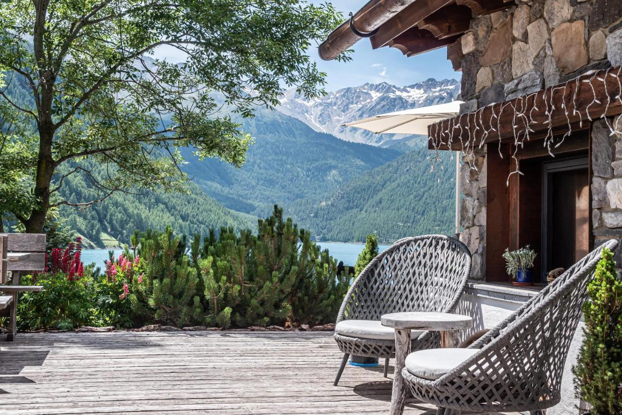 Hotel & Chalets Edelweiss Madonna  Exteriör bild