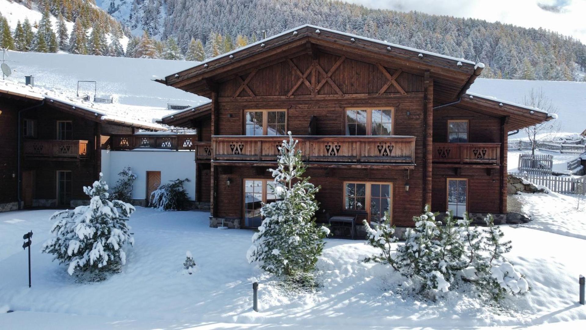 Hotel & Chalets Edelweiss Madonna  Exteriör bild